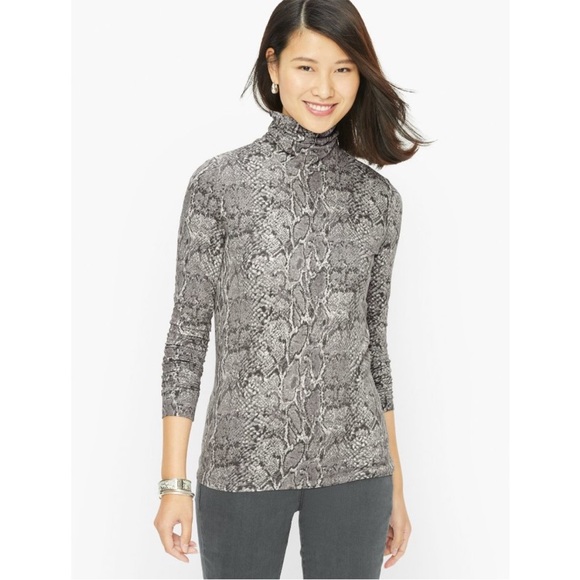 Talbots Tops - Talbots Tee snake skin print 2X NWT